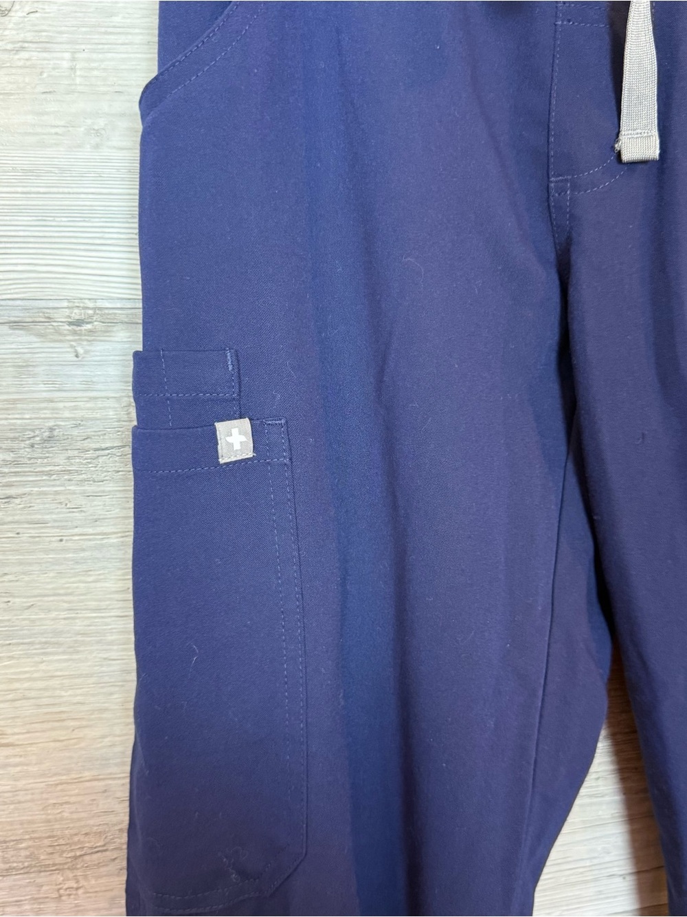 FIGS Kade Cargo Scrub Pants Navy Blue XS Petite XSP T21004P FIONx Stretch - Picture 5 of 8